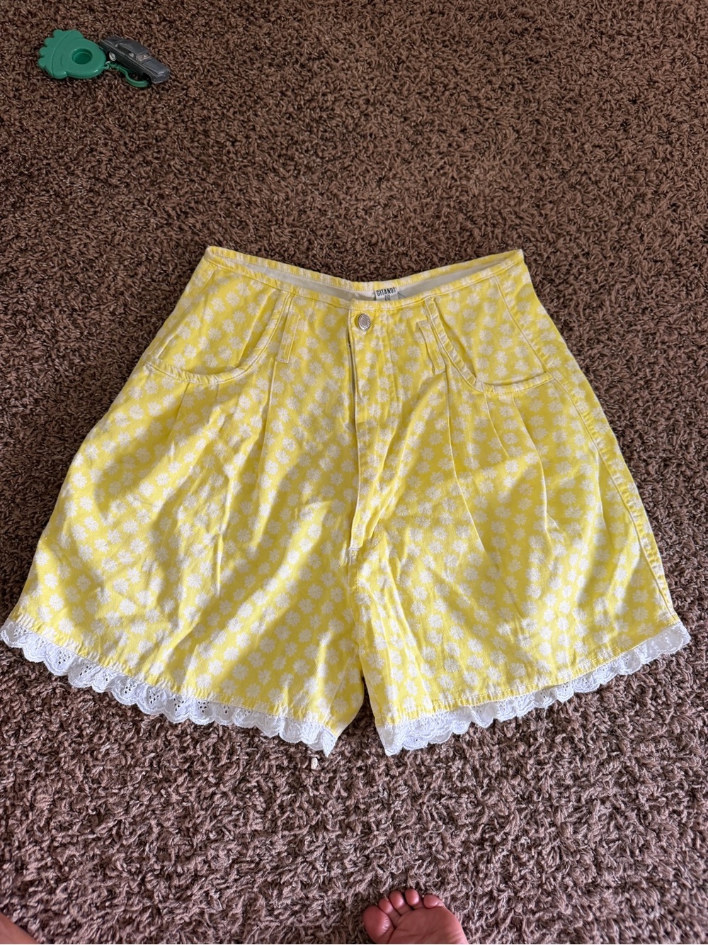 Vintage Yellow Floral Lace-Hem Women's Shorts